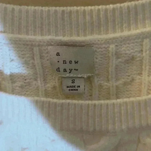 A new day sweater tank, size small, white - Picture 3 of 4
